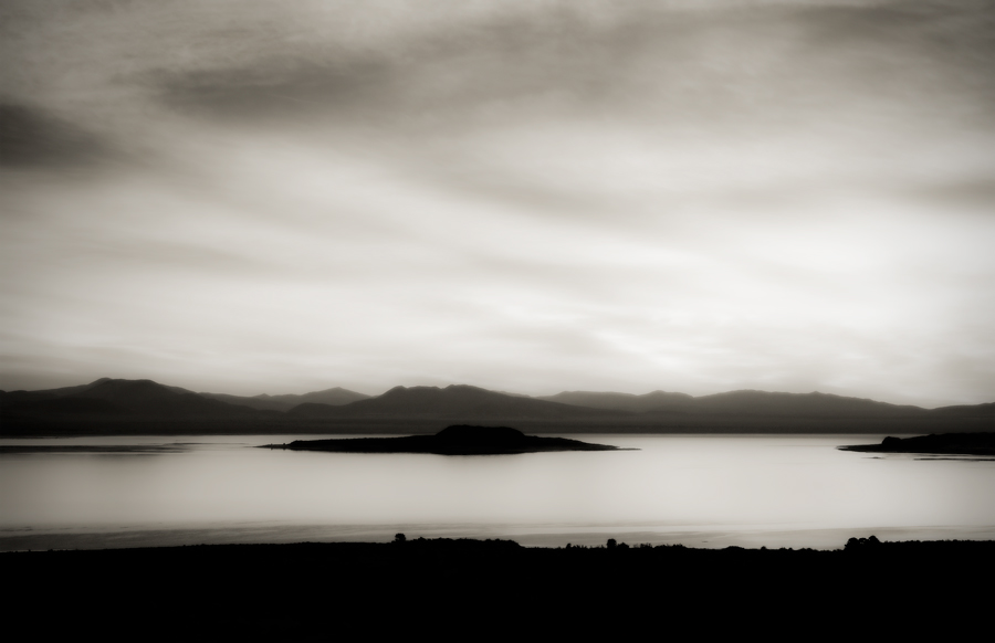 Dawn, Mono Lake, Monochrome, Eastern Sierra Mountains, California 